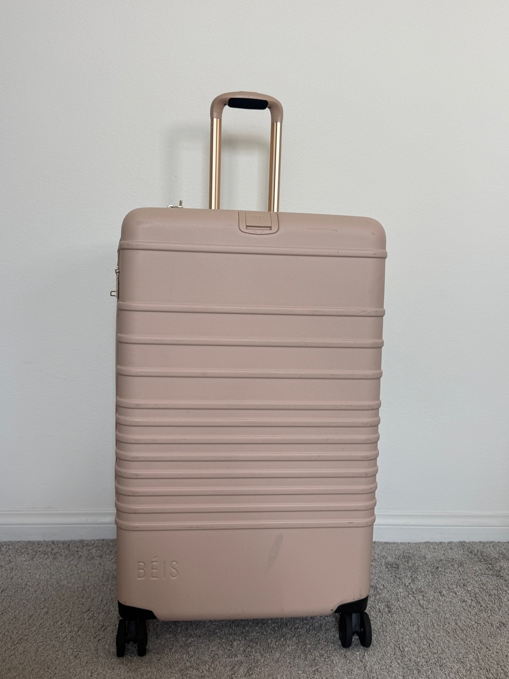The 29" Large Check-In Roller in Beige (2023) used
